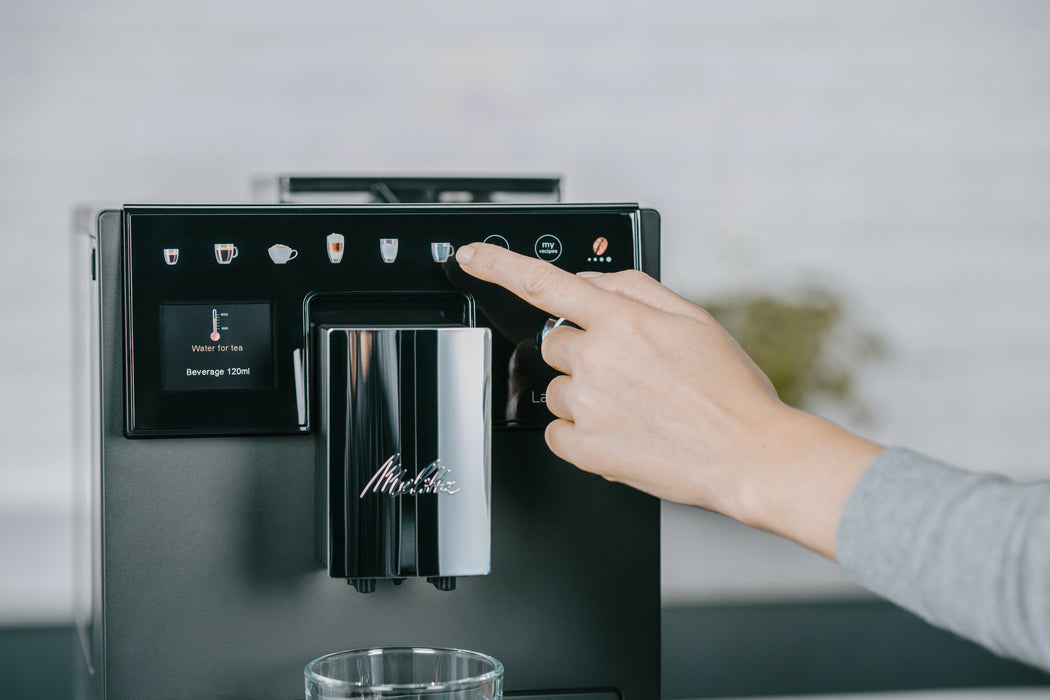 EAN 4006508228010 - Melitta 630-212 Totalmente automática Máquina espresso 1,8 L imagen 6