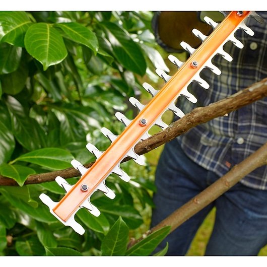 EAN 5035048677988 - Black & Decker BEHT201-QS Cuchilla doble 420 W 1,91 kg imagen 7