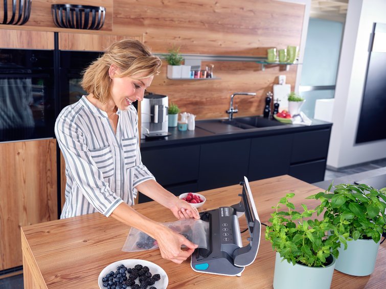 EAN 4006501032355 - Leifheit Vacu Power 300 sellador al vacío 750 mbar Negro, Turquesa, Blanco imagen 16