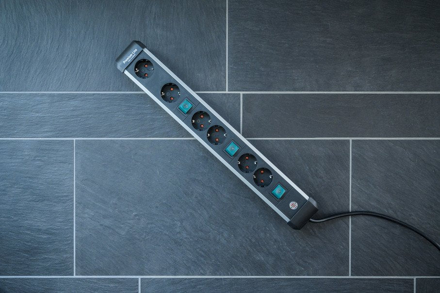 EAN 4007123677436 - Brennenstuhl 1391030601 base múltiple 3 m 6 salidas AC Interior Negro, Plata imagen 8