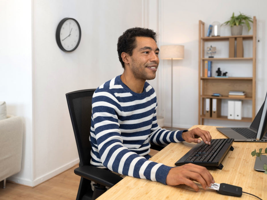 EAN 8713439238907 - Trust Primo lector de tarjeta inteligente Interior USB CardBus+USB 2.0 Negro imagen 8