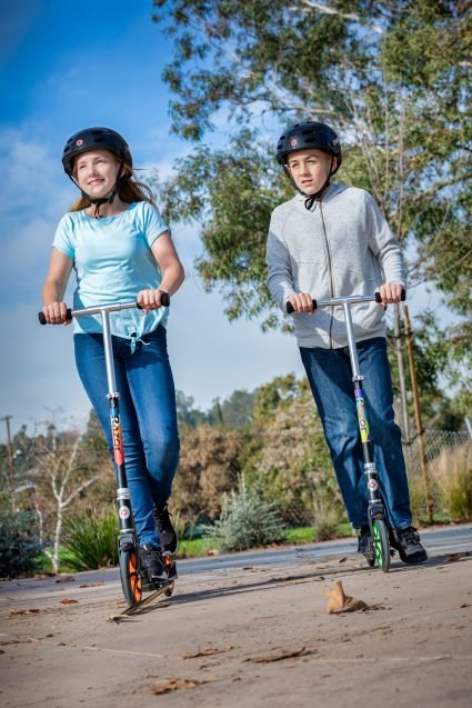 EAN 0845423023560 - Razor A5 Lux Light-Up Niños Patinete clásico Verde, Multicolor imagen 2