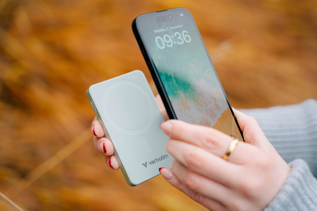 EAN 0023942322283 - Verbatim Charge 'n' Go Essentials 10000 mAh Cargador inalámbrico Verde imagen 6