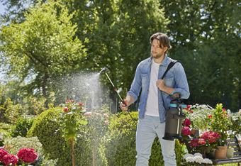 EAN 4078500052467 - Gardena 11138-20 rociador de jardín Pulverizador de mochila 5 L imagen 2