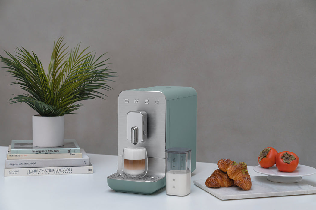 EAN 8017709335014 - Smeg BCC13EGMEU cafetera eléctrica Totalmente automática Máquina espresso 1,4 L imagen 32