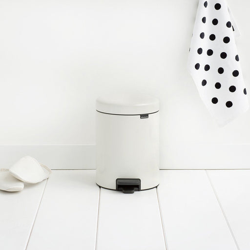 EAN 8710755112065 - Brabantia Pedal Bin newIcon Alrededor Blanco imagen 2