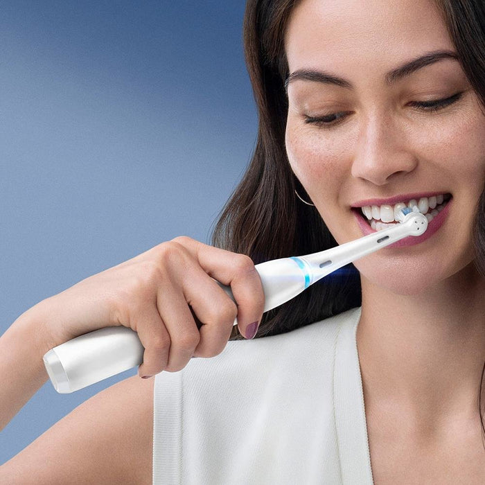EAN 4210201363064 - Oral-B iO 4210201363064 cepillo eléctrico para dientes Adulto Cepillo dental giratorio Blanco imagen 2